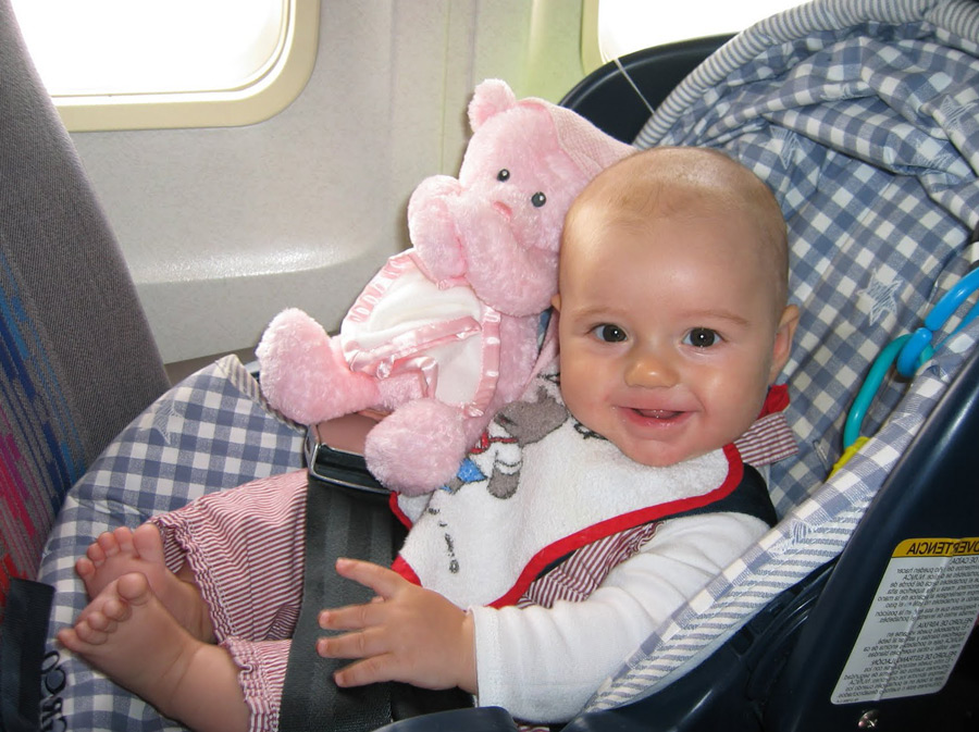 в самолете с маленьким ребенком