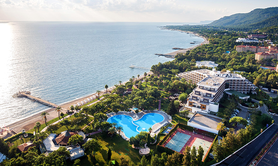 Пляж и территория отеля Риксос Бельдиби, Турция