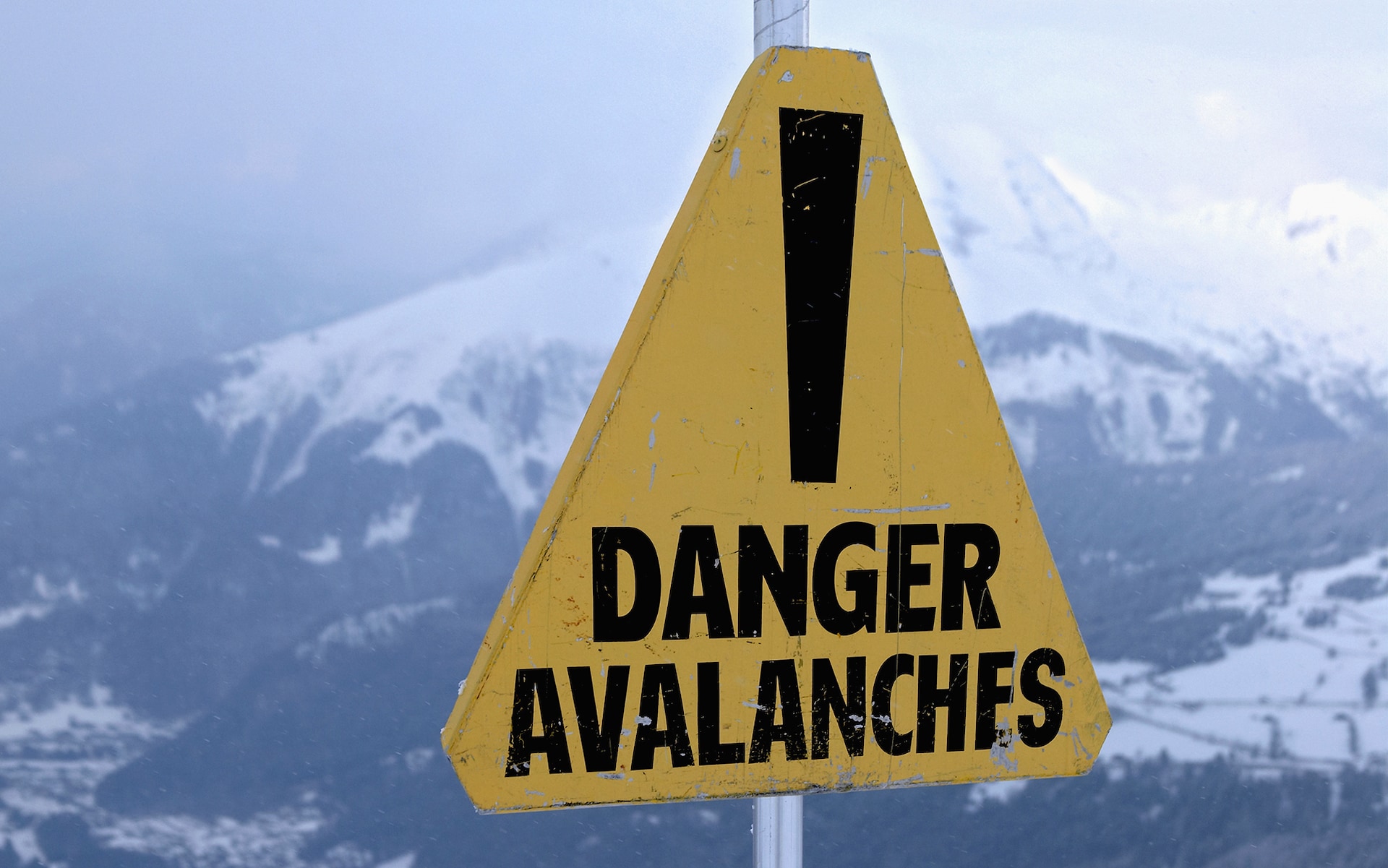 Keeps us safe. Avalanche. Avalanche Alert. An Avalanche in the Alps. Лавина пдф.