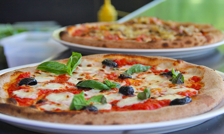 Пицца - национальное блюдо Италии