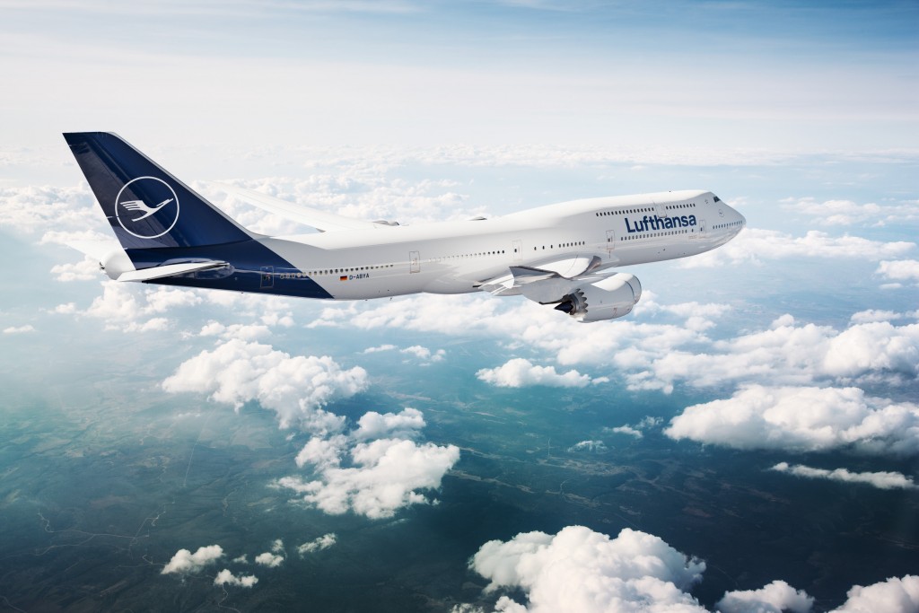 Самолет Lufthansa, выполняющий рейс