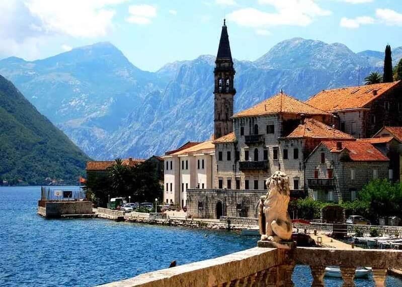ПЦР не нужен: Черногория открывает границы для всех туристов