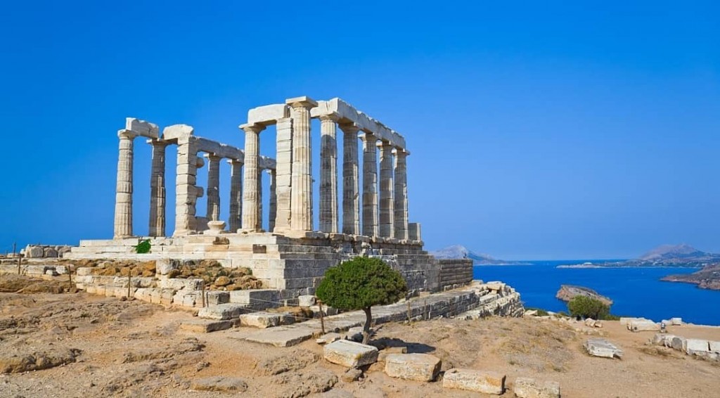 Forbes: Греция - самое бронируемое летнее направление в Европе