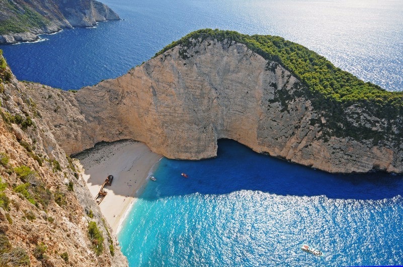 Один из лучших пляжей Греции откроется впервые с 2018 года