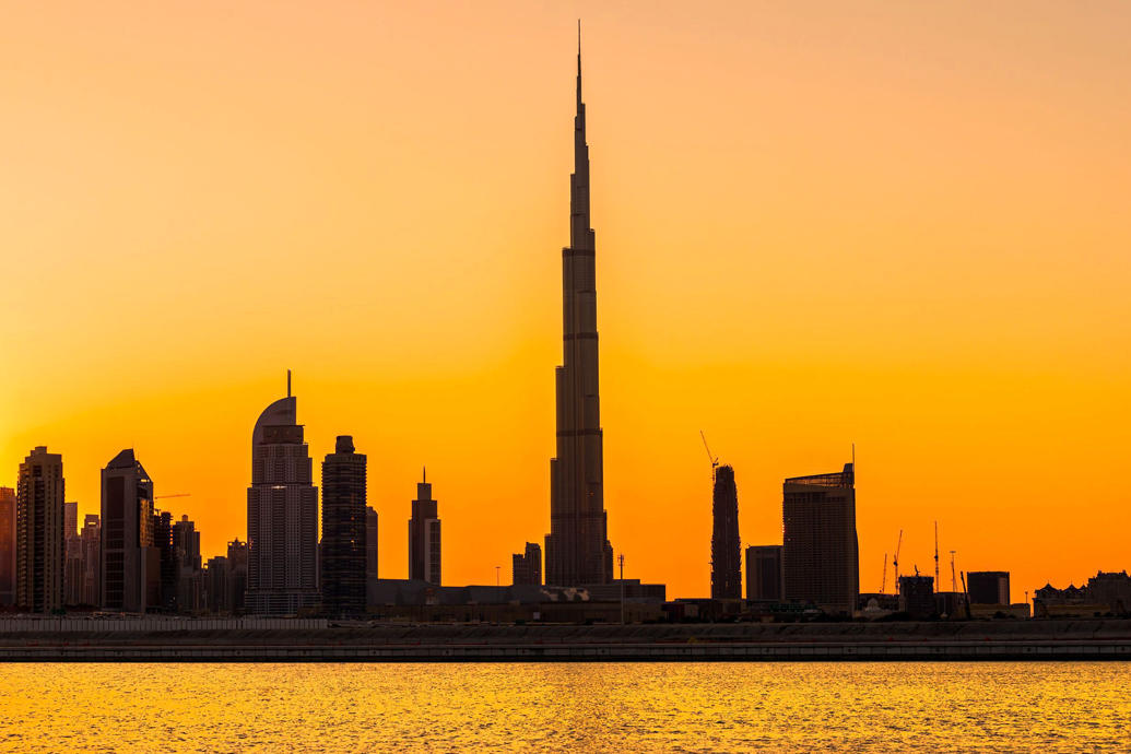 Самый большой в мире плавучий ночной клуб откроют в Дубае