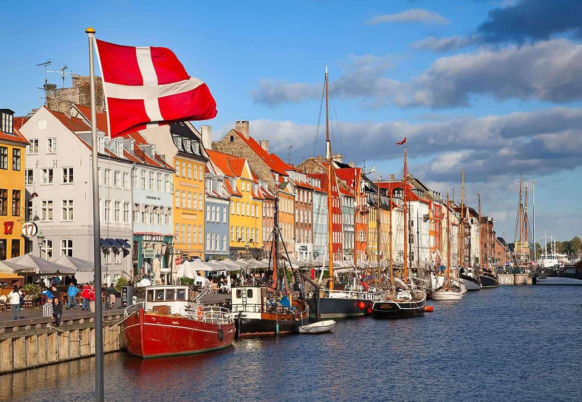 Вакцинированным туристам стало проще попасть в Данию
