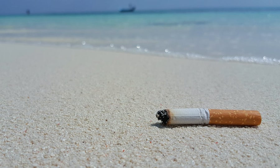 Курить на пляжах Испании теперь запрещено