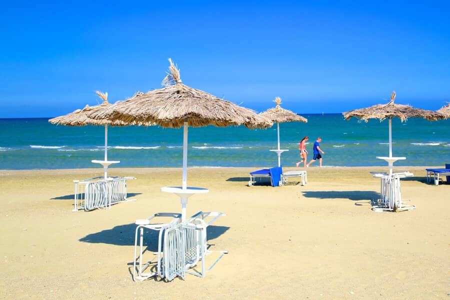 Пляж Mackenzie Beach, Ларнака, Кипр